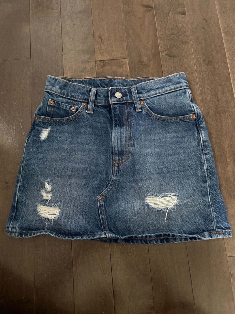 Levi’s Distressed Denim Mini Skirt Size 25 Medium Wash Jean Skirt